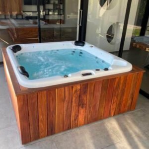 Jacuzzi Modelo Montecarlo